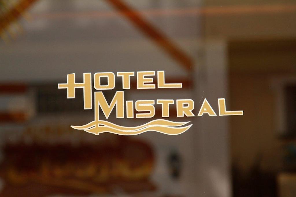 بيرايوس Hotel Mistral المظهر الخارجي الصورة